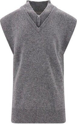 V-Neck Sleeveless Rib-Knitted Jumper