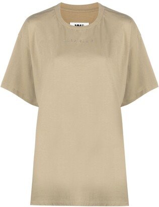 short-sleeved T-shirt