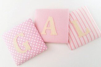 Personalized Baby Name Banner, Pink Wall Letters, Sign, Nursery Embroidered Buchstaben Kinderzimmer