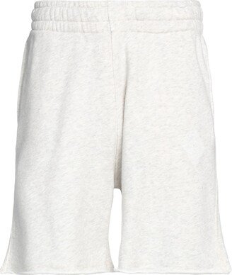 AMISH Shorts & Bermuda Shorts Light Grey