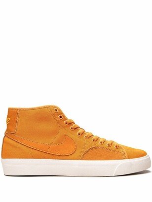 Blazer Court Mid Premium SB Light Curry sneakers