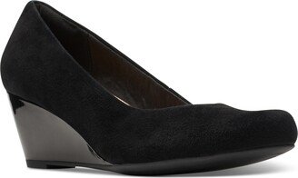 Collection Women's Flores Tulip Wedge Pumps