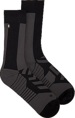 Performance High Sock in Black