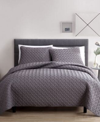 Nina Embossed Quilt Sets