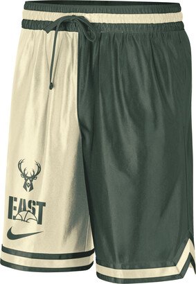 Milwaukee Bucks Courtside Men's Dri-FIT NBA Graphic Shorts in Green