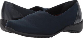 Traveler (Navy Stretch Fabric) Women's Slip on Shoes