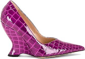 Gloss Croc Pumps in Purple