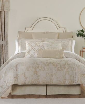 Luciana Comforter Set Collection