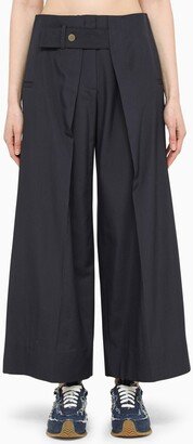 Dark blue cropped trousers