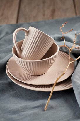 Wavy Ceramic Dinnerware Collection