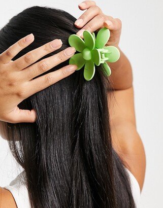 DesignB London flower hair claw in green