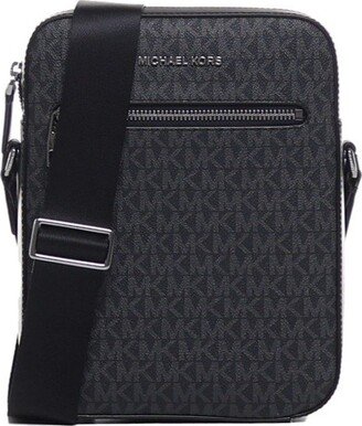 Varick Logo Detailed Zipped Messenger Bag