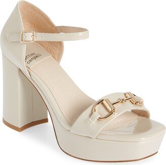 Clever Platform Sandal