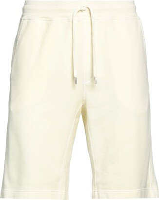 Shorts & Bermuda Shorts Light Yellow