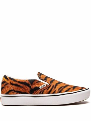 ComfyCush Slip-On Tiger sneakers