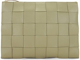 Medium Flat Pouch in Olive