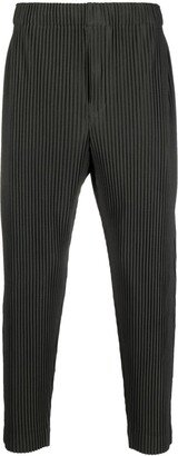 MC July pleated tapered trousers