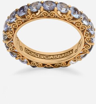 Heritage band ring in yellow 18kt gold with light blue sapphires