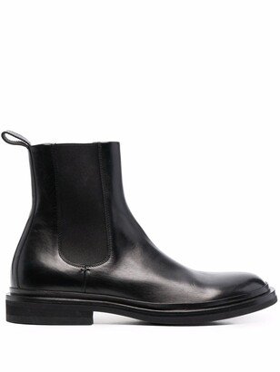 Major slip-on leather Chelsea boots