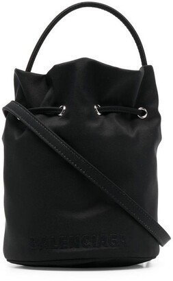 Wheel drawstring bucket bag