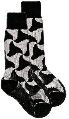 Wavy Triangle Cashmere Socks in Black