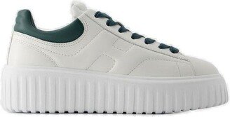 H645 Low-Top Sneakers