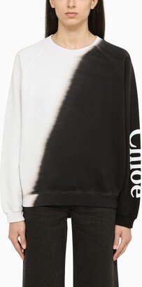 Black/white crewneck sweatshirt