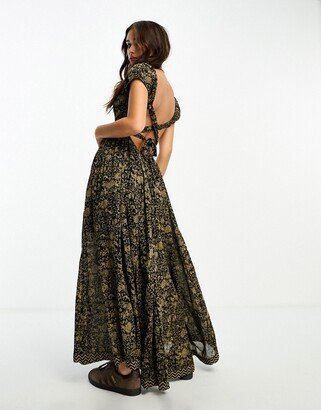 printed maxi dress in black multi