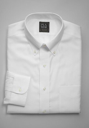 Men's Traveler Collection Traditional Fit Button-Down Collar Dress Shirt