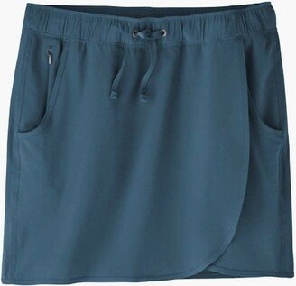 W Fleetwith Skort In Wavy Blue