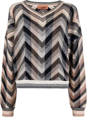 chevron-knit V-neck jumper