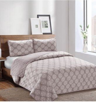 Harper Lane Medallion 3 Piece Quilt Collection