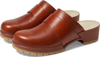 Comfort Clog (Cognac) Women's Shoes