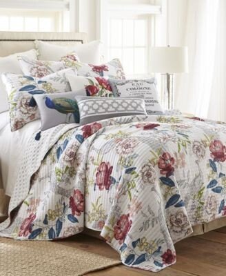 Montecito Floral Reversible Quilt Sets