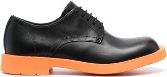 Contrasting-Sole Detail Lace-Up Shoes