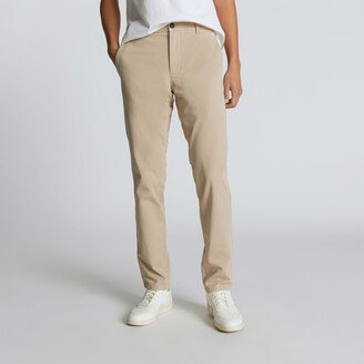 The Straight Fit Performance Chino | Uniform-AD