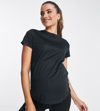 Maternity icon performance t-shirt