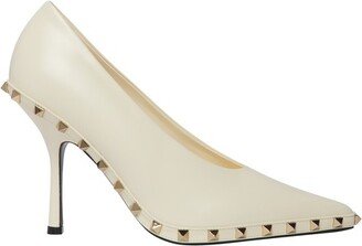 Rockstud pumps