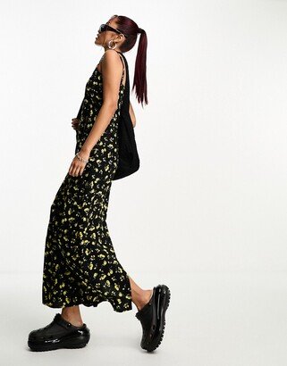 buttercup print maxi cami dress in black