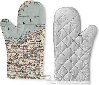 Cleveland Map Oven Mitt - Gift Kitchen Airbnb