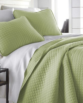 Oversized Geometric Easy Care Quilt Set