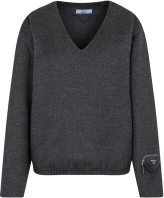 V-neck Triangle Pocket Sleeved Knitted Jumper