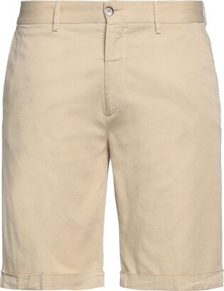 VERDERA Shorts & Bermuda Shorts Sand