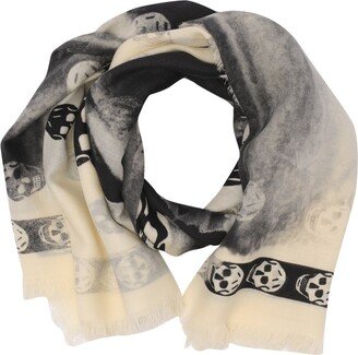 Skull Printed Frayed-Edge Scarf