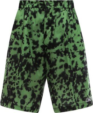 Camouflage-Printed Wide-Leg Bermuda Shorts