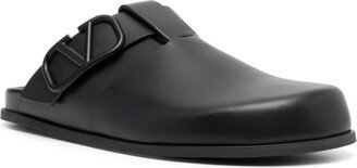 Black VLogo Signature Leather Slippers