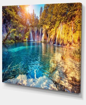 Designart Turquoise Water And Sunny Beams Photography Canvas Print - 40 X 30