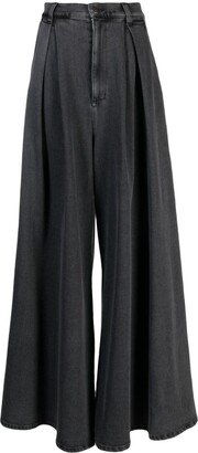 Pleat-Detail Wide-Leg Jeans