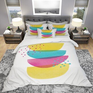 Designart 'Minimal Spots Balance II' Geometric Bedding Set - Duvet Cover & Shams