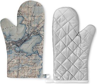 Madison Wisconsin Map Oven Mitt - Airbnb Kitchen Vrbo Gift